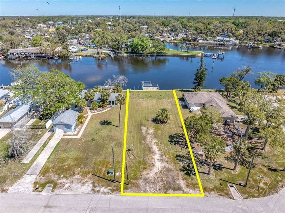 En Venta: $395,000 (0.24 acres)