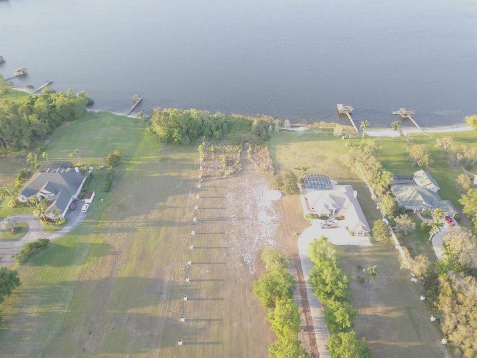 待售: $525,000 (2.36 acres)