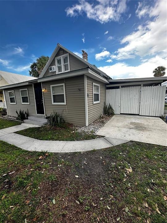 Recently Rented: $1,695 (3 beds, 1 baths, 1048 Square Feet)