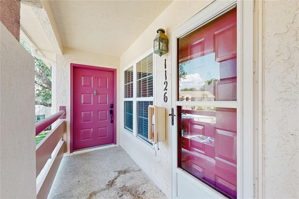 Под контрактом: $120,000 (2 спален, 1 ванн, 925 Квадратных фут)