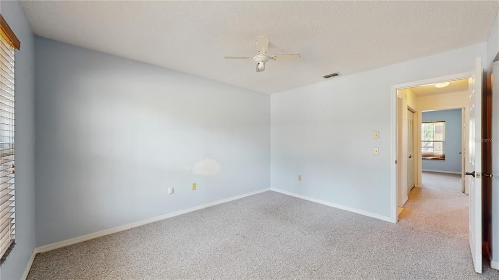 Под контрактом: $120,000 (2 спален, 1 ванн, 925 Квадратных фут)