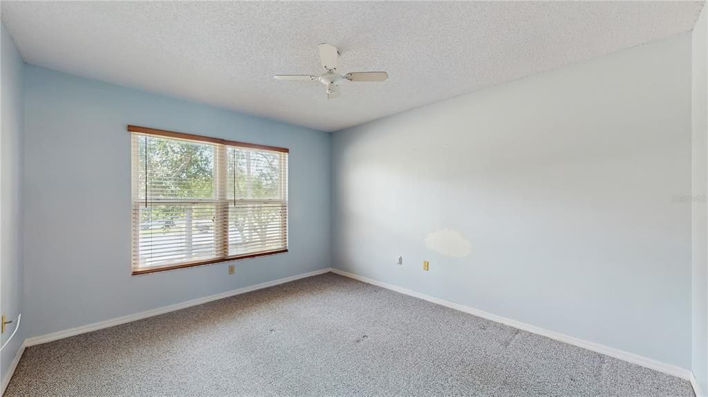 Под контрактом: $120,000 (2 спален, 1 ванн, 925 Квадратных фут)