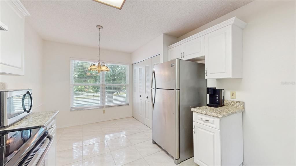 Под контрактом: $120,000 (2 спален, 1 ванн, 925 Квадратных фут)