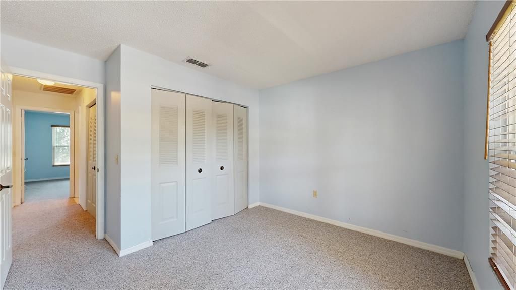 Под контрактом: $120,000 (2 спален, 1 ванн, 925 Квадратных фут)