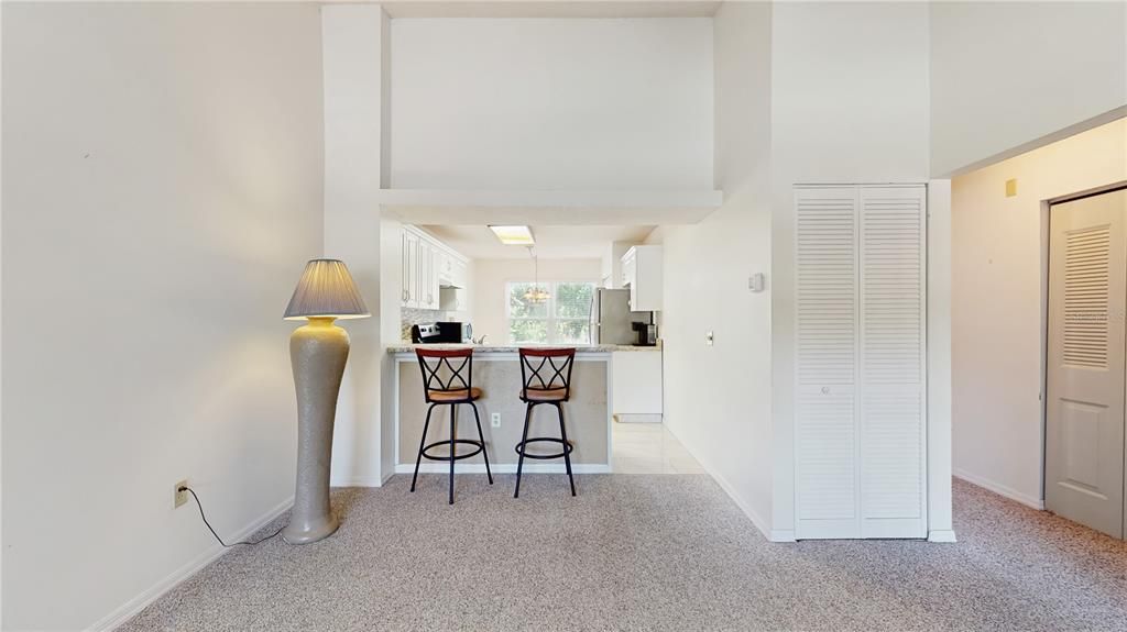 Под контрактом: $120,000 (2 спален, 1 ванн, 925 Квадратных фут)