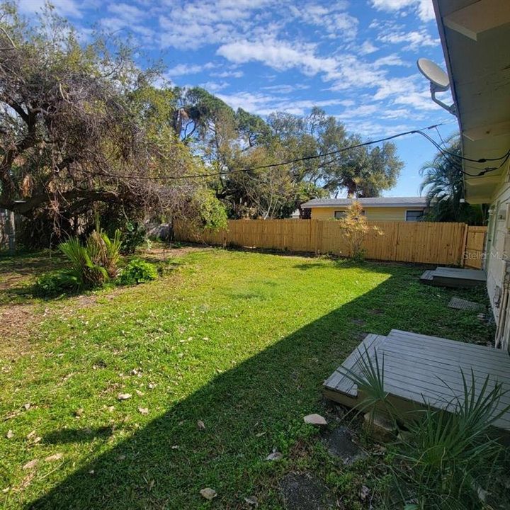 For Sale: $475,000 (3 beds, 2 baths, 1373 Square Feet)