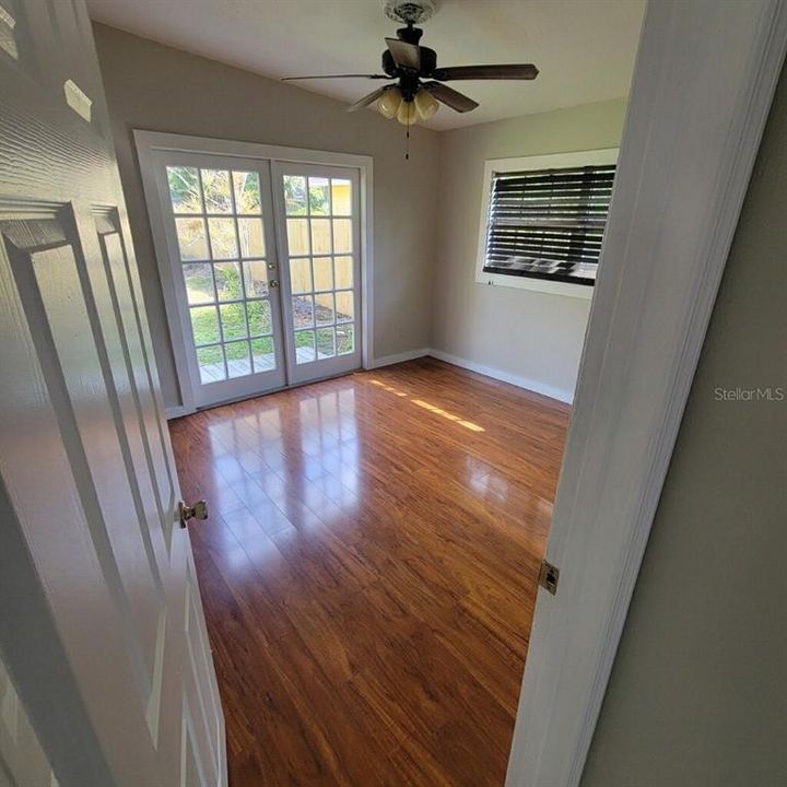 For Sale: $475,000 (3 beds, 2 baths, 1373 Square Feet)