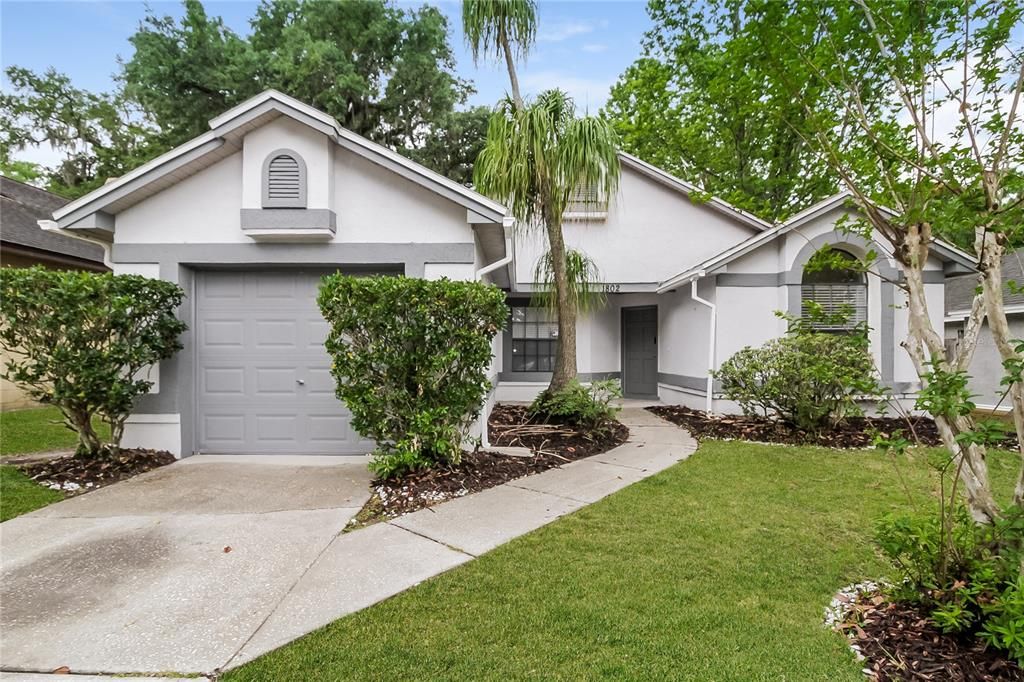 Recientemente alquilado: $2,105 (3 camas, 2 baños, 1191 Pies cuadrados)