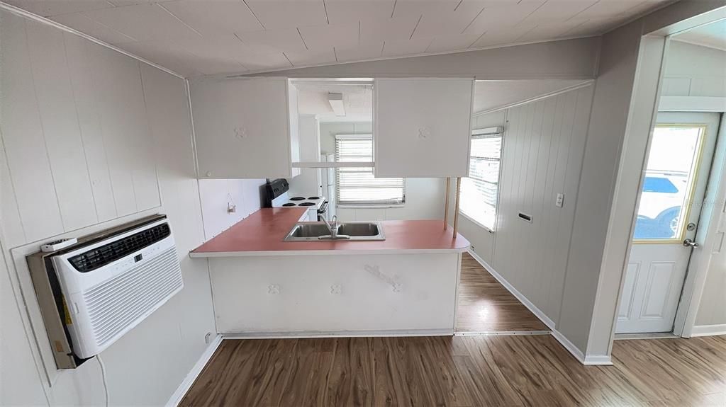 На продажу: $60,000 (1 спален, 1 ванн, 658 Квадратных фут)