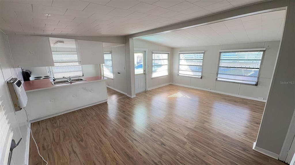 На продажу: $60,000 (1 спален, 1 ванн, 658 Квадратных фут)