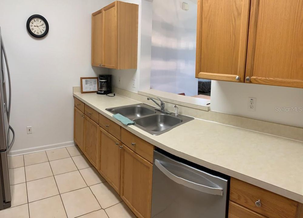 Activo con contrato: $213,000 (3 camas, 2 baños, 1268 Pies cuadrados)