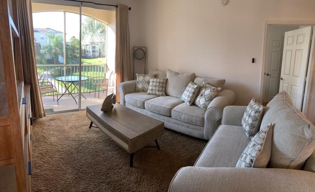 Activo con contrato: $213,000 (3 camas, 2 baños, 1268 Pies cuadrados)