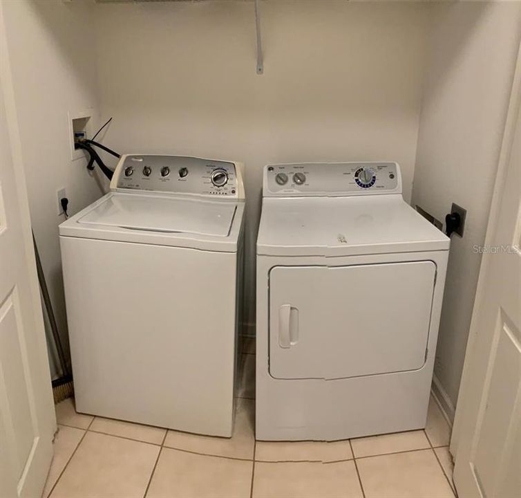 Activo con contrato: $213,000 (3 camas, 2 baños, 1268 Pies cuadrados)