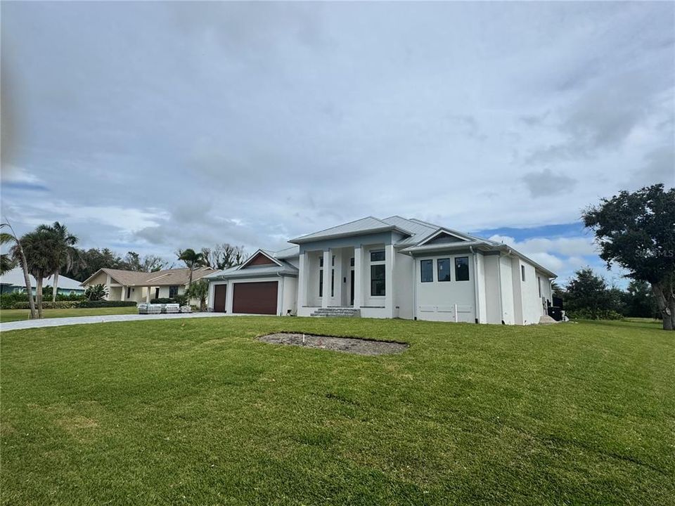 Под контрактом: $1,460,000 (3 спален, 3 ванн, 2577 Квадратных фут)