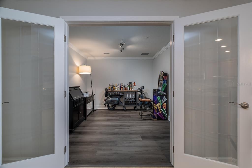 合同活跃: $974,000 (3 贝兹, 3 浴室, 2000 平方英尺)