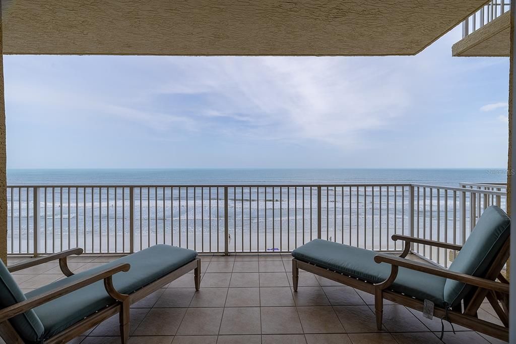 合同活跃: $974,000 (3 贝兹, 3 浴室, 2000 平方英尺)