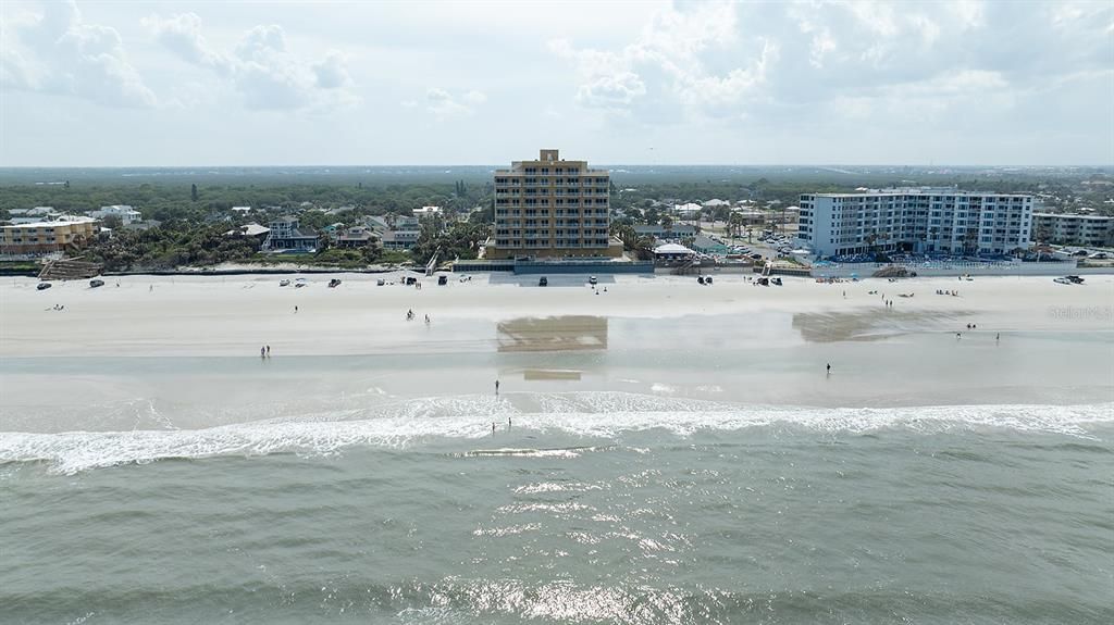 合同活跃: $974,000 (3 贝兹, 3 浴室, 2000 平方英尺)