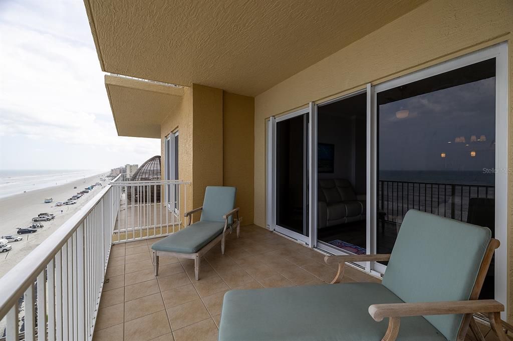 合同活跃: $974,000 (3 贝兹, 3 浴室, 2000 平方英尺)