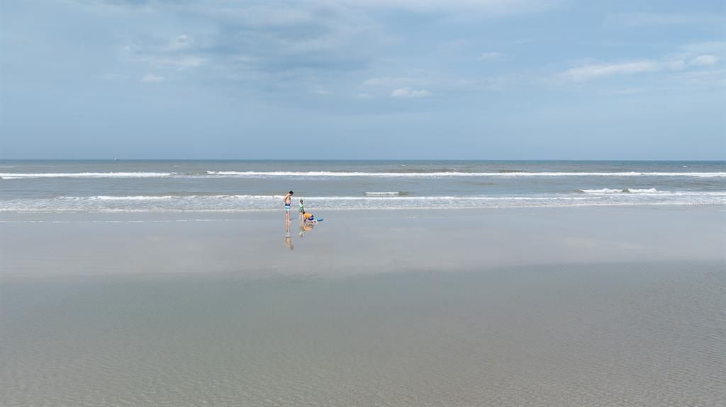 合同活跃: $974,000 (3 贝兹, 3 浴室, 2000 平方英尺)