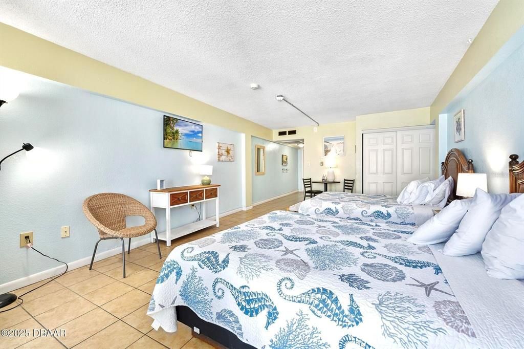 For Sale: $174,900 (1 beds, 1 baths, 510 Square Feet)