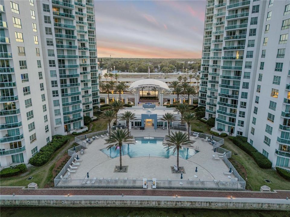 For Sale: $594,000 (3 beds, 3 baths, 2239 Square Feet)