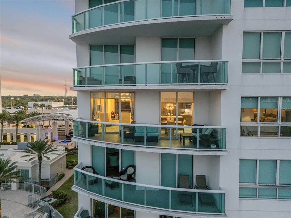 For Sale: $594,000 (3 beds, 3 baths, 2239 Square Feet)