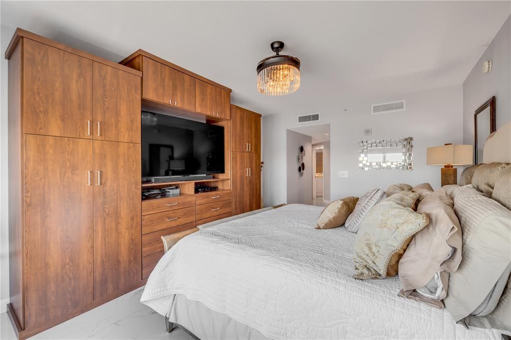 For Sale: $594,000 (3 beds, 3 baths, 2239 Square Feet)