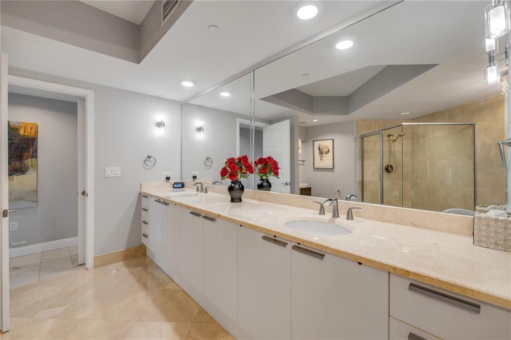 For Sale: $594,000 (3 beds, 3 baths, 2239 Square Feet)