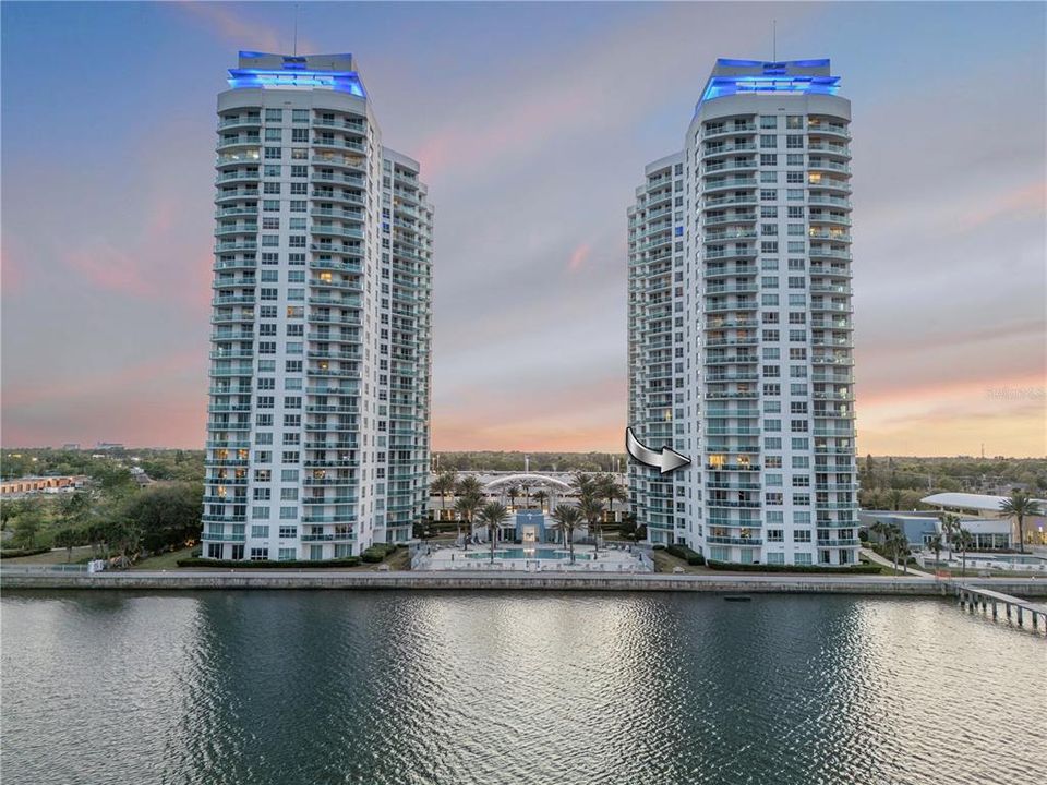 For Sale: $594,000 (3 beds, 3 baths, 2239 Square Feet)