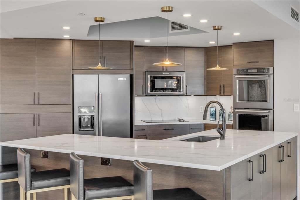 For Sale: $594,000 (3 beds, 3 baths, 2239 Square Feet)