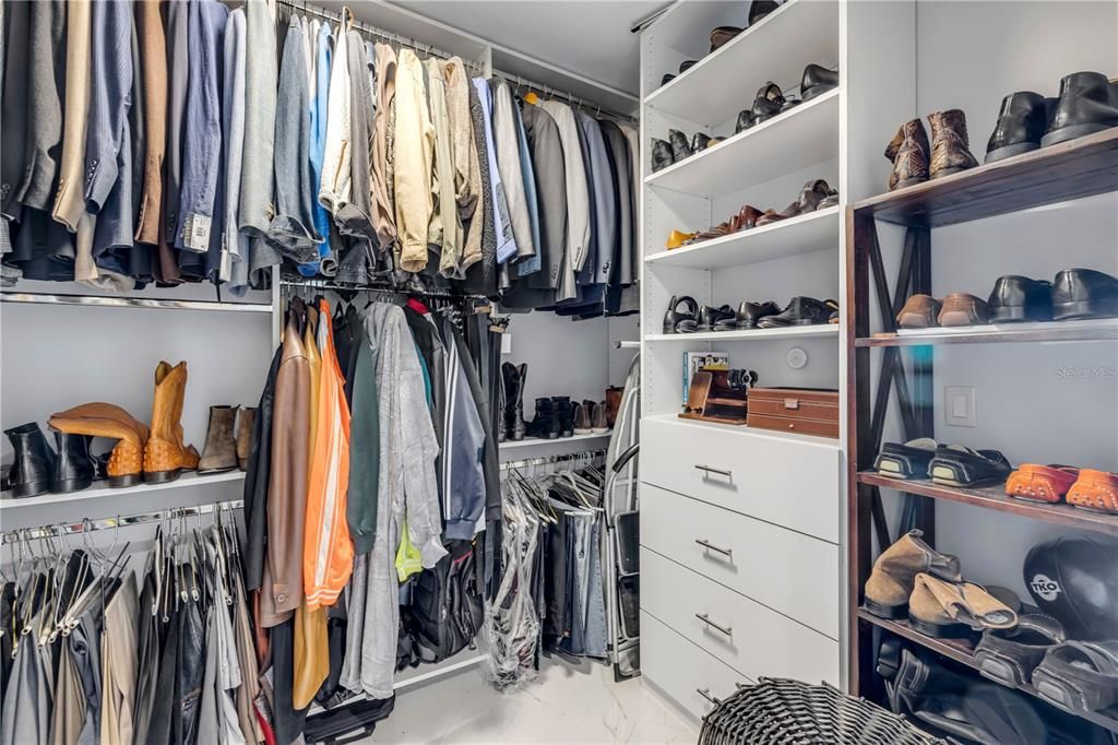 For Sale: $594,000 (3 beds, 3 baths, 2239 Square Feet)