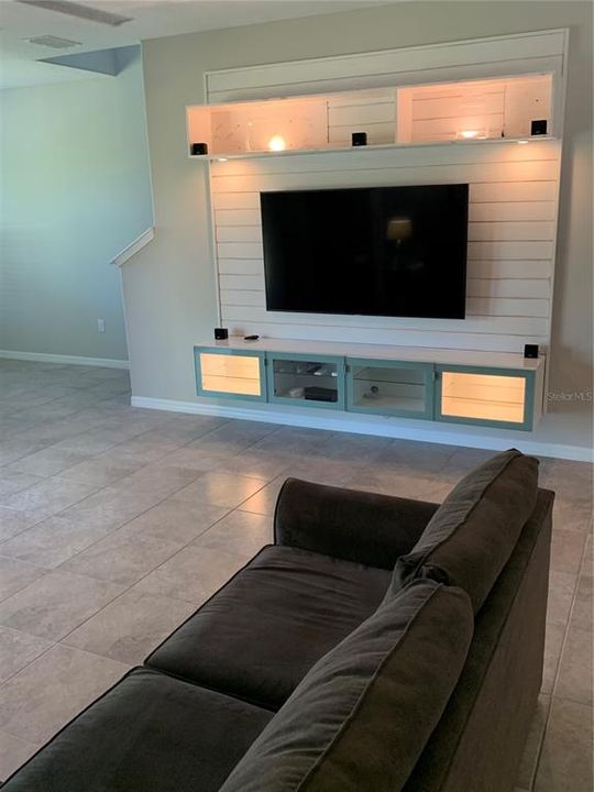 待售: $345,900 (4 贝兹, 2 浴室, 2209 平方英尺)