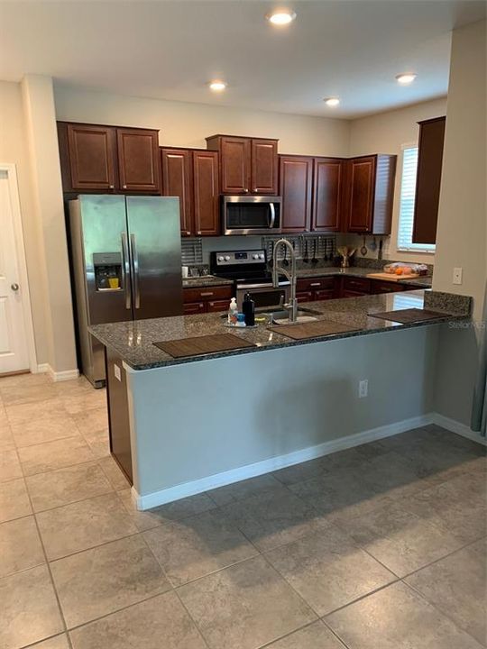 待售: $345,900 (4 贝兹, 2 浴室, 2209 平方英尺)