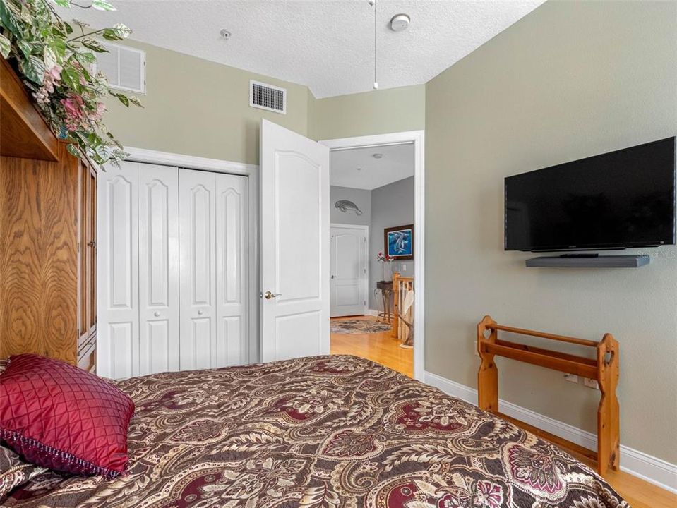 For Sale: $1,247,000 (3 beds, 3 baths, 2041 Square Feet)