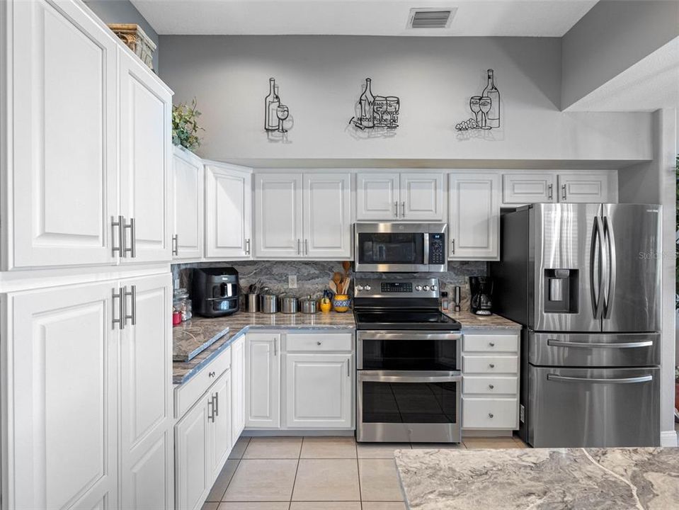 For Sale: $1,247,000 (3 beds, 3 baths, 2041 Square Feet)