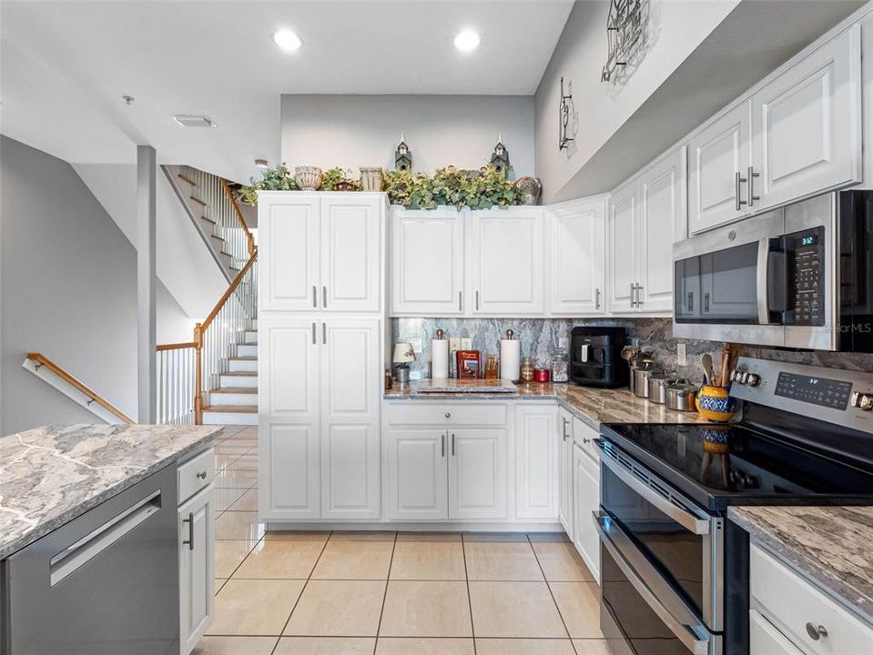 For Sale: $1,247,000 (3 beds, 3 baths, 2041 Square Feet)