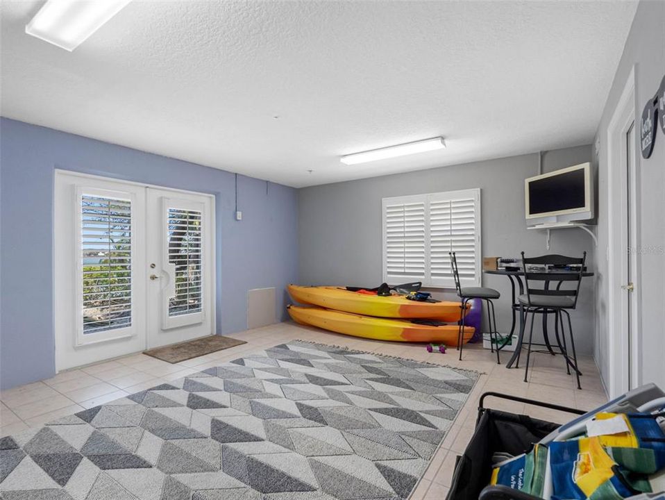 For Sale: $1,247,000 (3 beds, 3 baths, 2041 Square Feet)