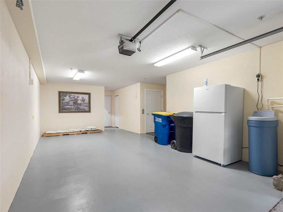 For Sale: $1,247,000 (3 beds, 3 baths, 2041 Square Feet)