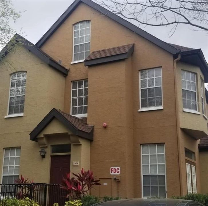 Recently Rented: $1,450 (1 beds, 1 baths, 794 Square Feet)