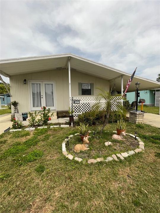 最近售出: $139,900 (2 贝兹, 2 浴室, 864 平方英尺)