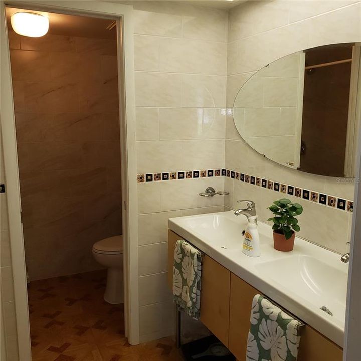 На продажу: $225,000 (2 спален, 2 ванн, 1094 Квадратных фут)