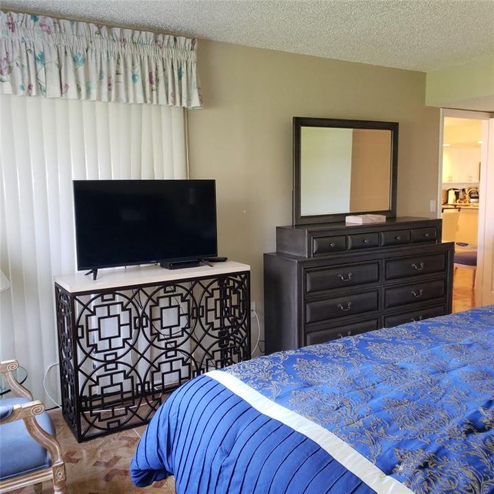 На продажу: $225,000 (2 спален, 2 ванн, 1094 Квадратных фут)