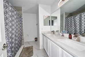 待售: $390,000 (4 贝兹, 3 浴室, 2453 平方英尺)