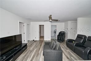 待售: $390,000 (4 贝兹, 3 浴室, 2453 平方英尺)