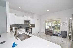 待售: $390,000 (4 贝兹, 3 浴室, 2453 平方英尺)