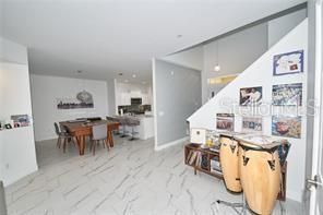 待售: $390,000 (4 贝兹, 3 浴室, 2453 平方英尺)