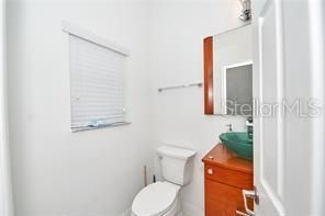 待售: $390,000 (4 贝兹, 3 浴室, 2453 平方英尺)