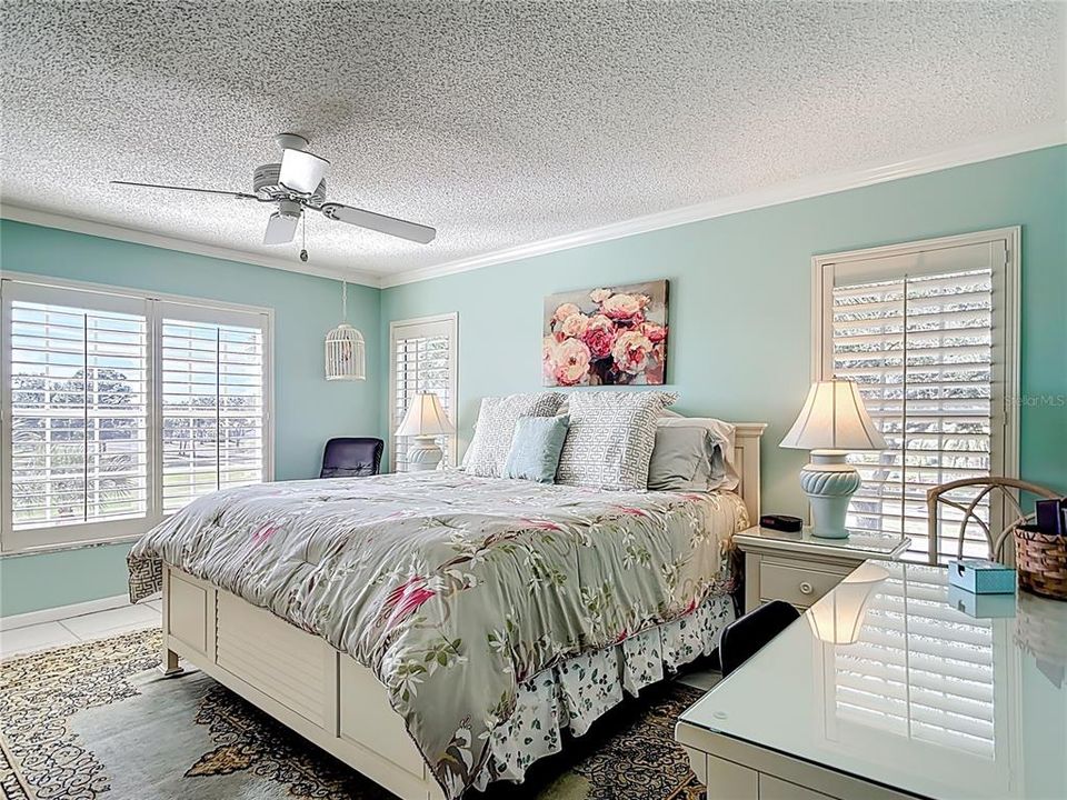 For Sale: $285,000 (3 beds, 2 baths, 1330 Square Feet)