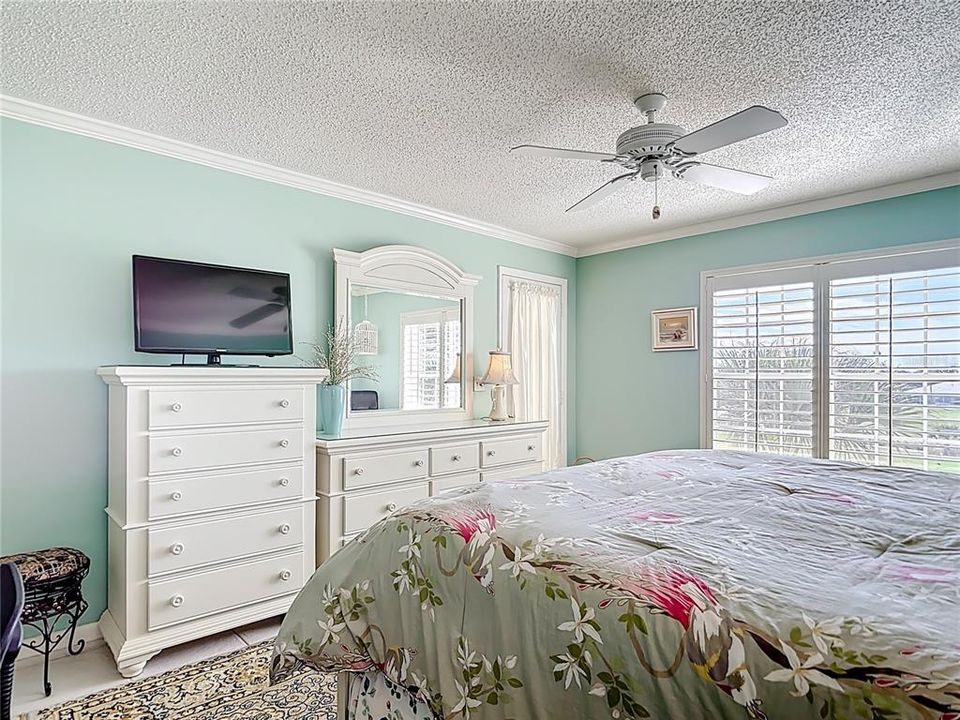 For Sale: $285,000 (3 beds, 2 baths, 1330 Square Feet)