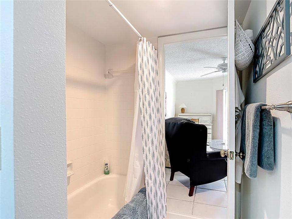 For Sale: $285,000 (3 beds, 2 baths, 1330 Square Feet)